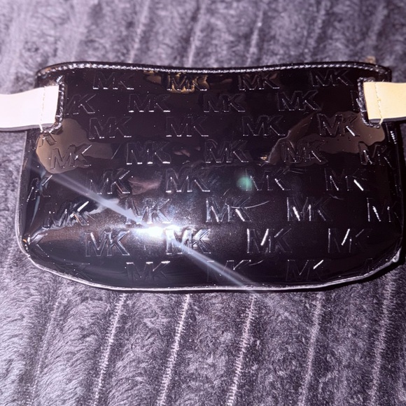 Michael Kors Black Patent Embossed MK Logo Belt Bag with Gold Hardware - Picture 9 of 10